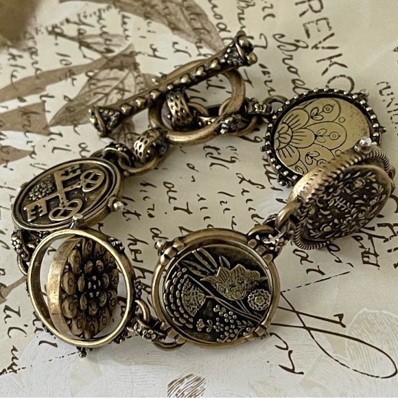 Lucky Brand Antique Bronze Swivel Coin Toggle Bracelet - Picture 8 of 11